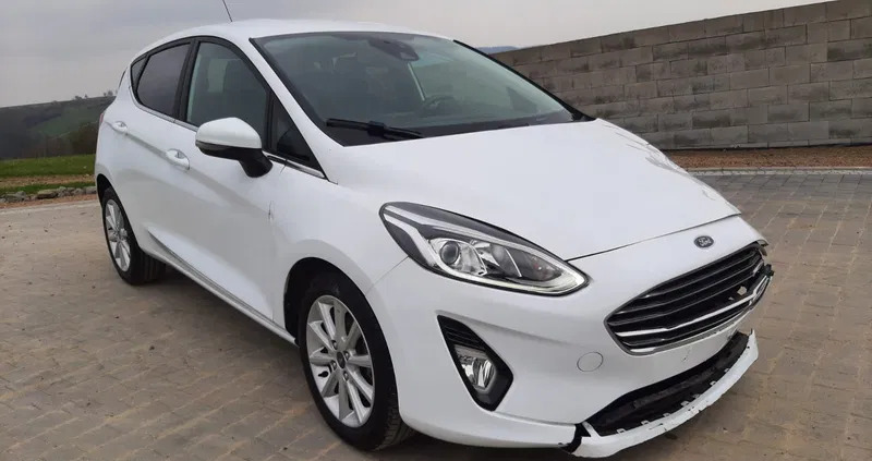 samochody osobowe Ford Fiesta cena 17700 przebieg: 77000, rok produkcji 2018 z Ustrzyki Dolne